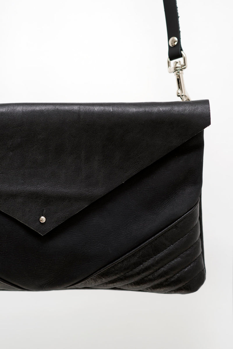 Leather clutch bag ÉMERAUDE made to order – Veinage