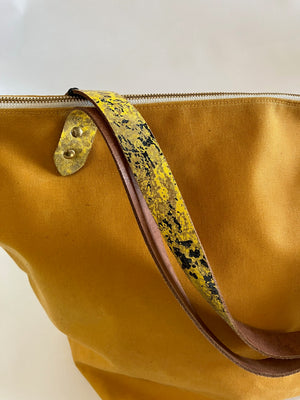 Sac de voyage en coton ciré jaune moutarde et cuir modèle FRONTENAC Échantillon, pièce unique