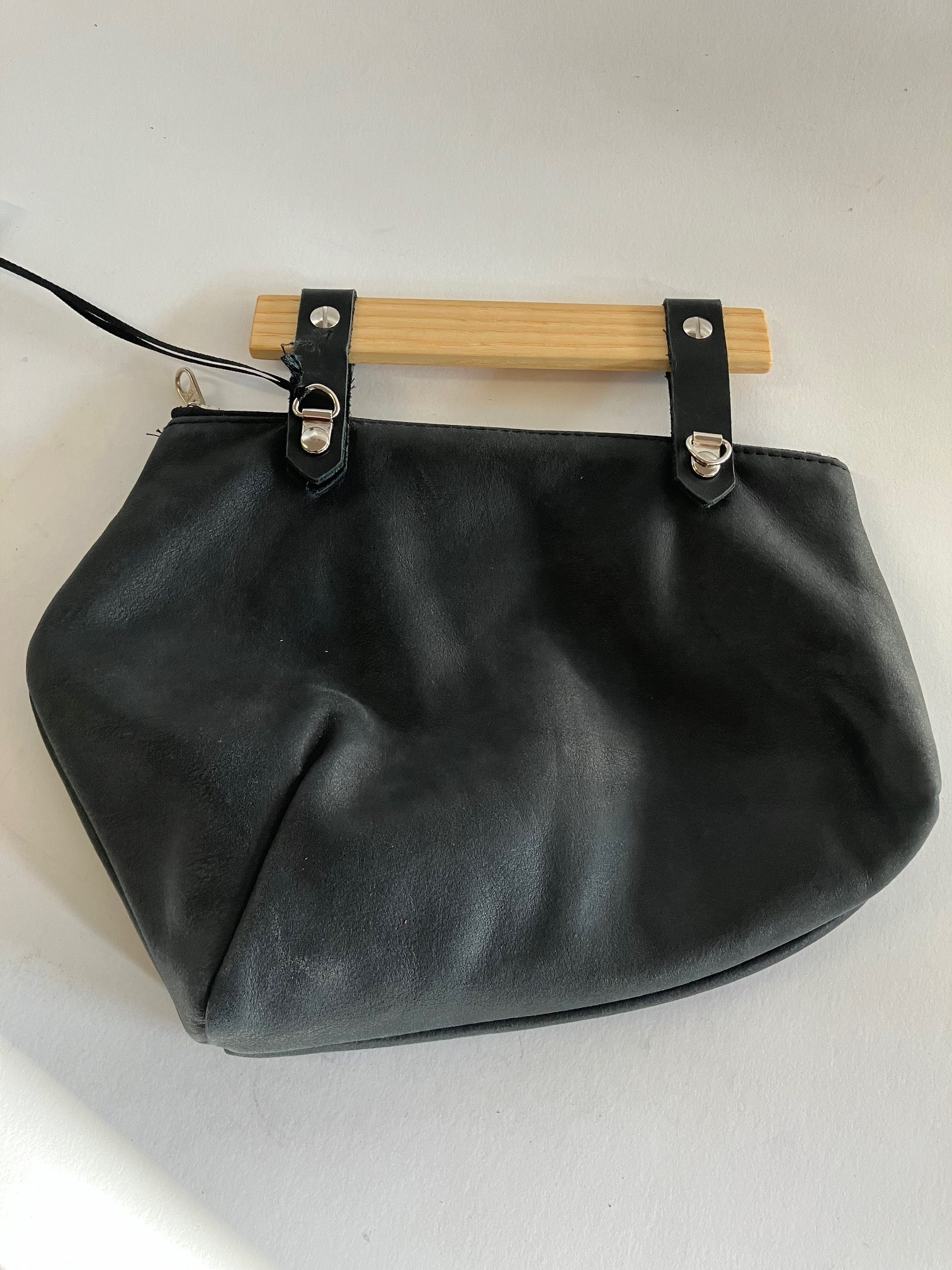 SAMPLE Black Leather crossbody bag with ash wood handle