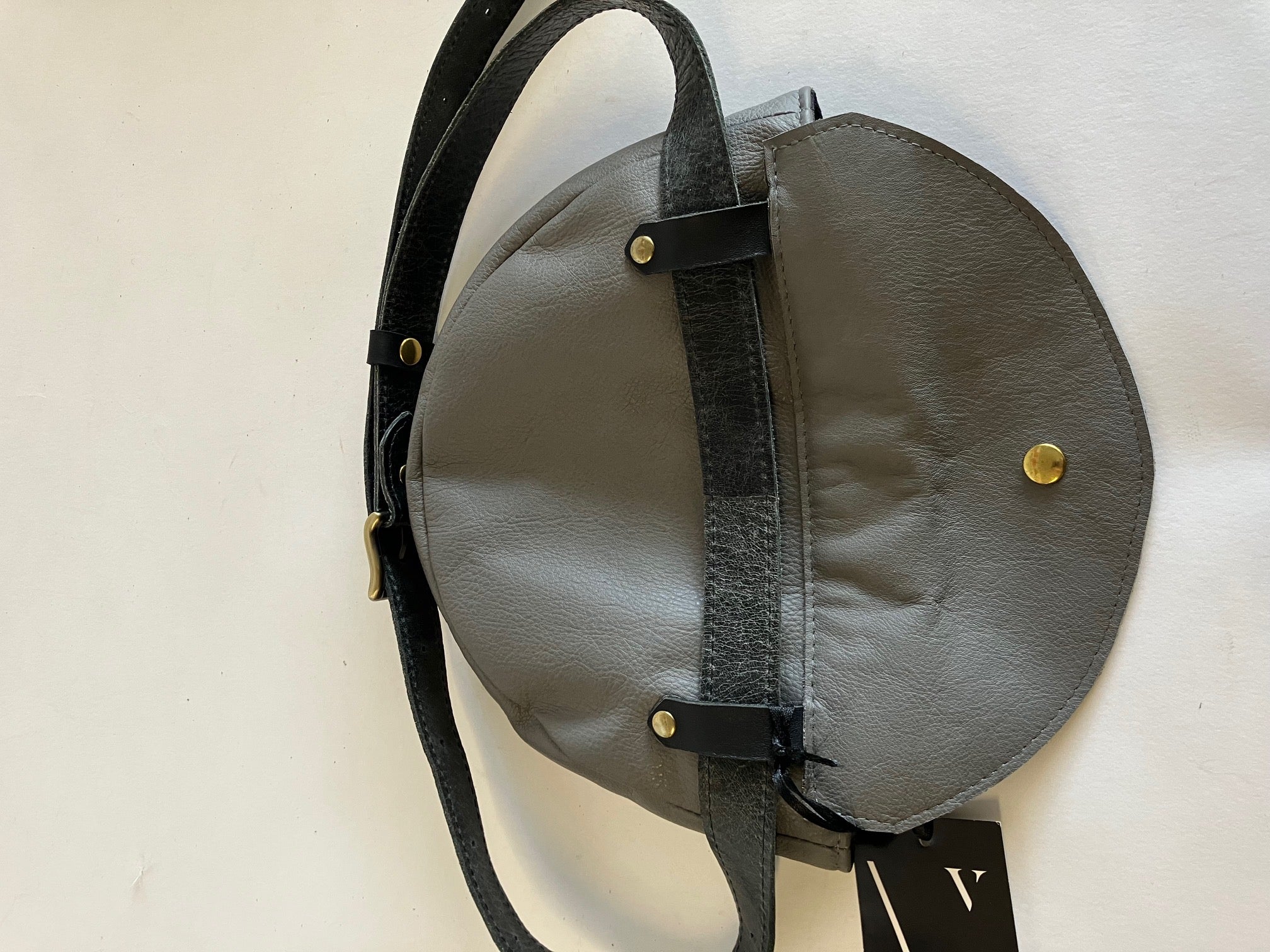 SAMPLE Handmade minimalist leather fanny pack FABRE