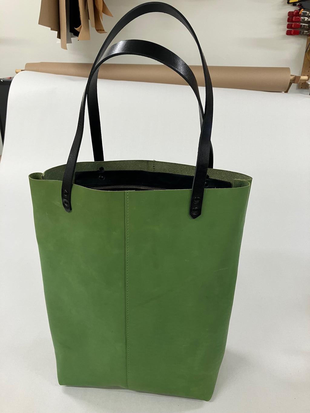 SAMPLE VEG TANNED Leather minimalist tote bag MOLSON