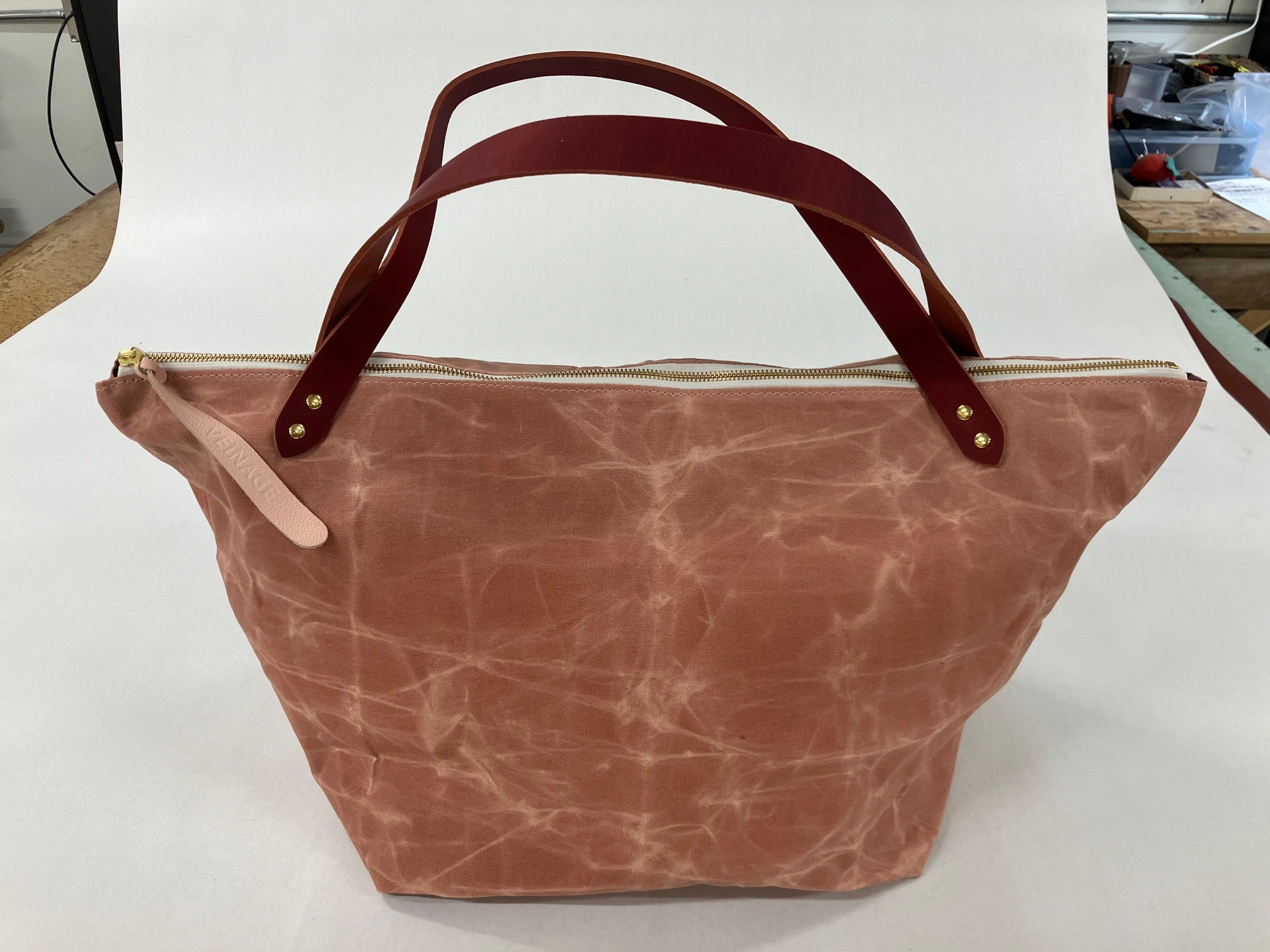 Sac de voyage en coton ciré rose et cuir modèle FRONTENAC Pièce unique échantillon