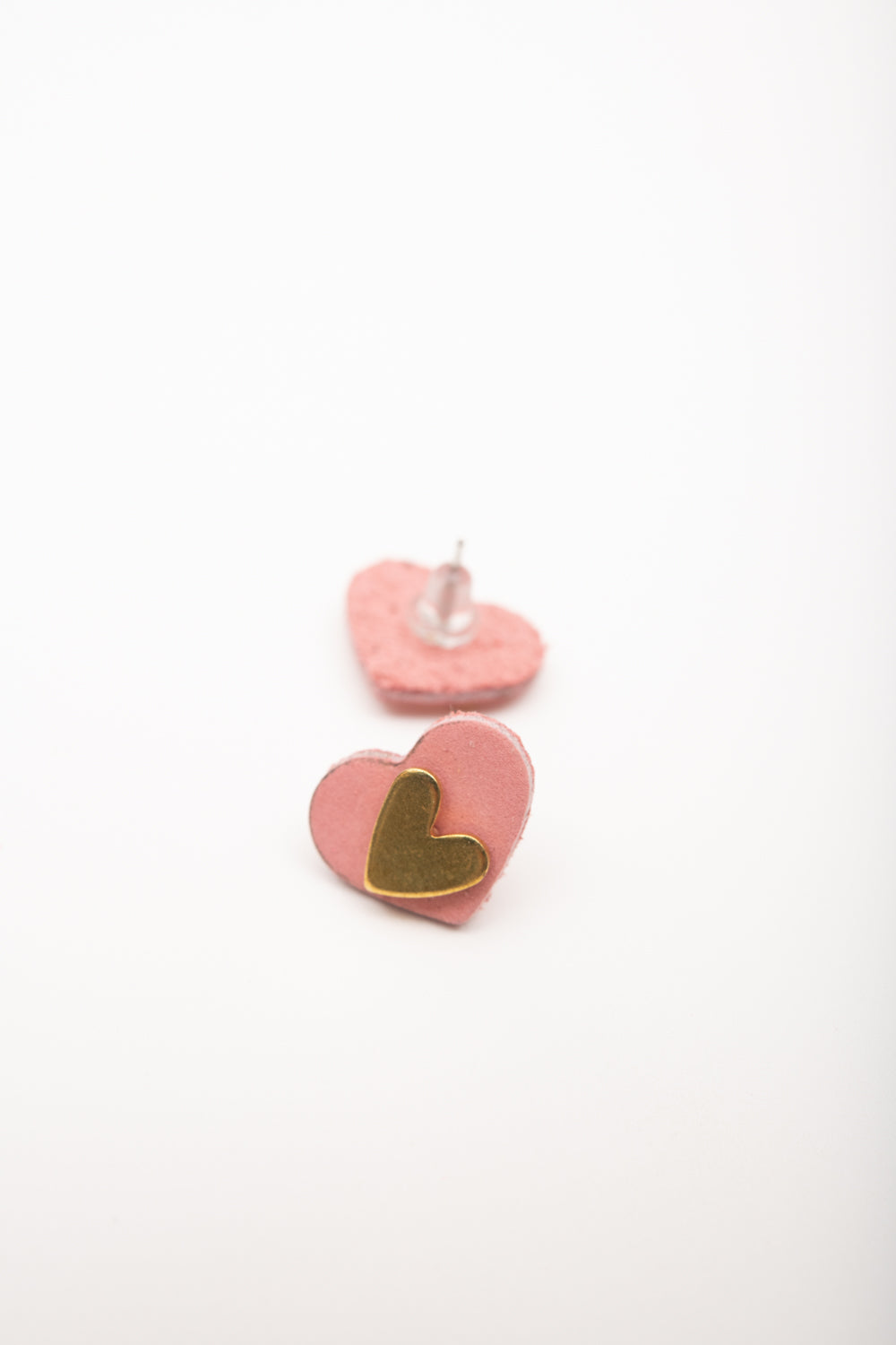 Veinage Heart-shaped leather and brass earrings Cœur de palmier model, made in Montreal, Canada