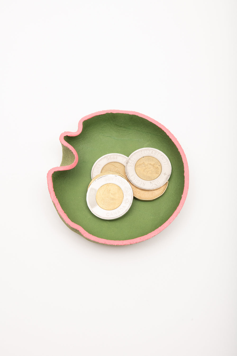 Veinage Molded leather catchall Crêpe model, handmade in Montreal