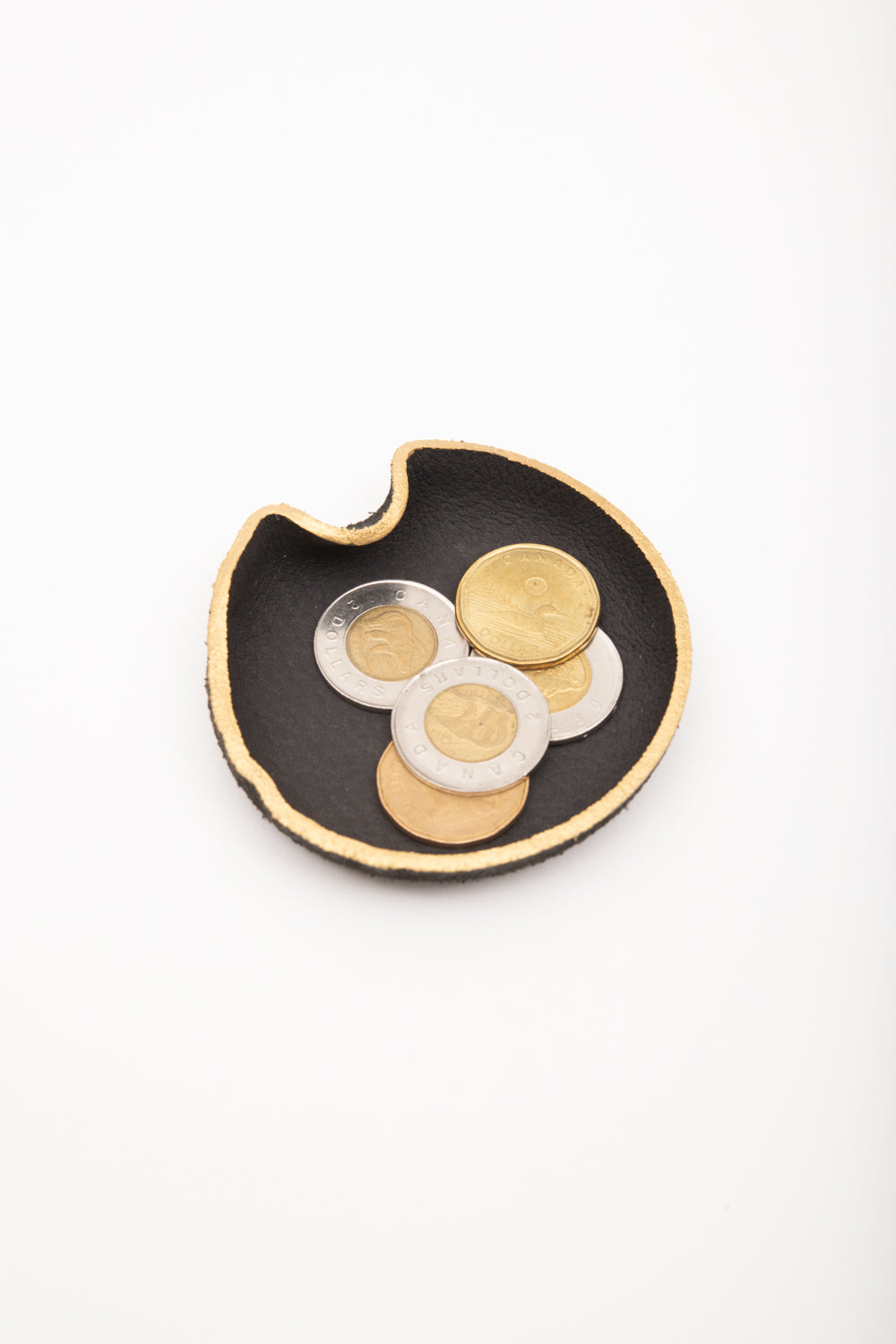 Veinage Molded leather catchall Crêpe model, handmade in Montreal