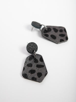 Large geometrical leather earrings DÉLIMA model, Veinage handmade in Montreal, Canada