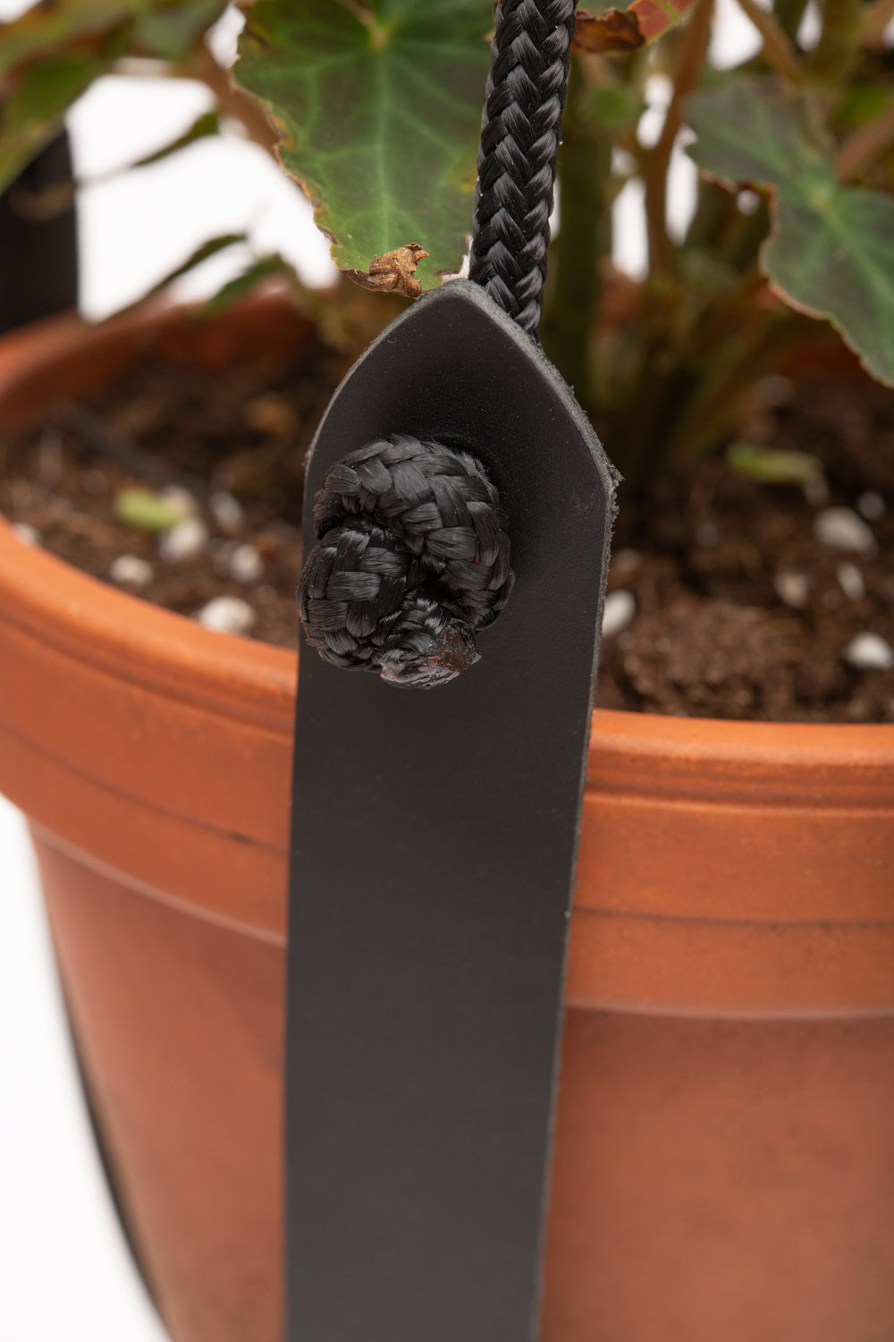 Support à plante en cuir récupéré et corde modèle FRAISIER