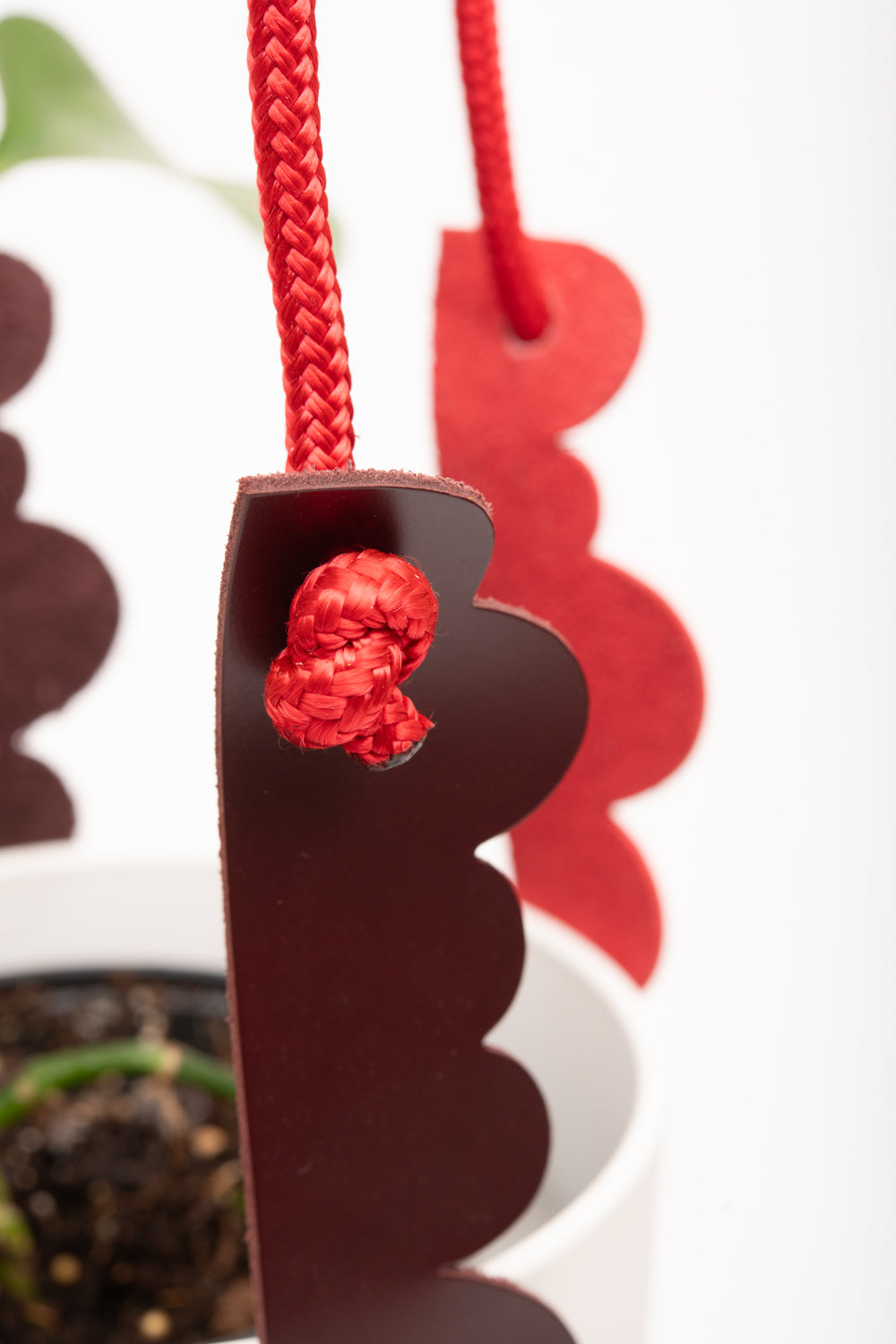 Support à plante en cuir récupéré et corde modèle FRAISIER