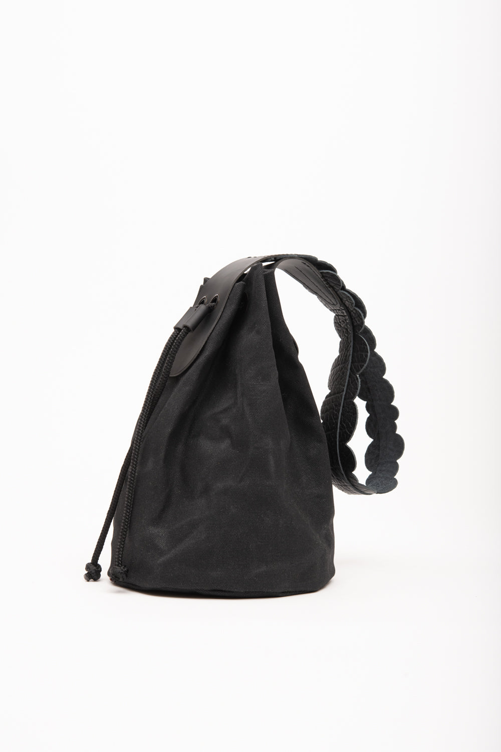 Veinage Bucket Bag in Waxed Canvas and Leather CANNELÉ model