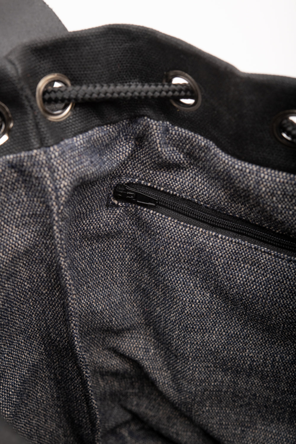 Veinage Bucket Bag in Waxed Canvas and Leather CANNELÉ model