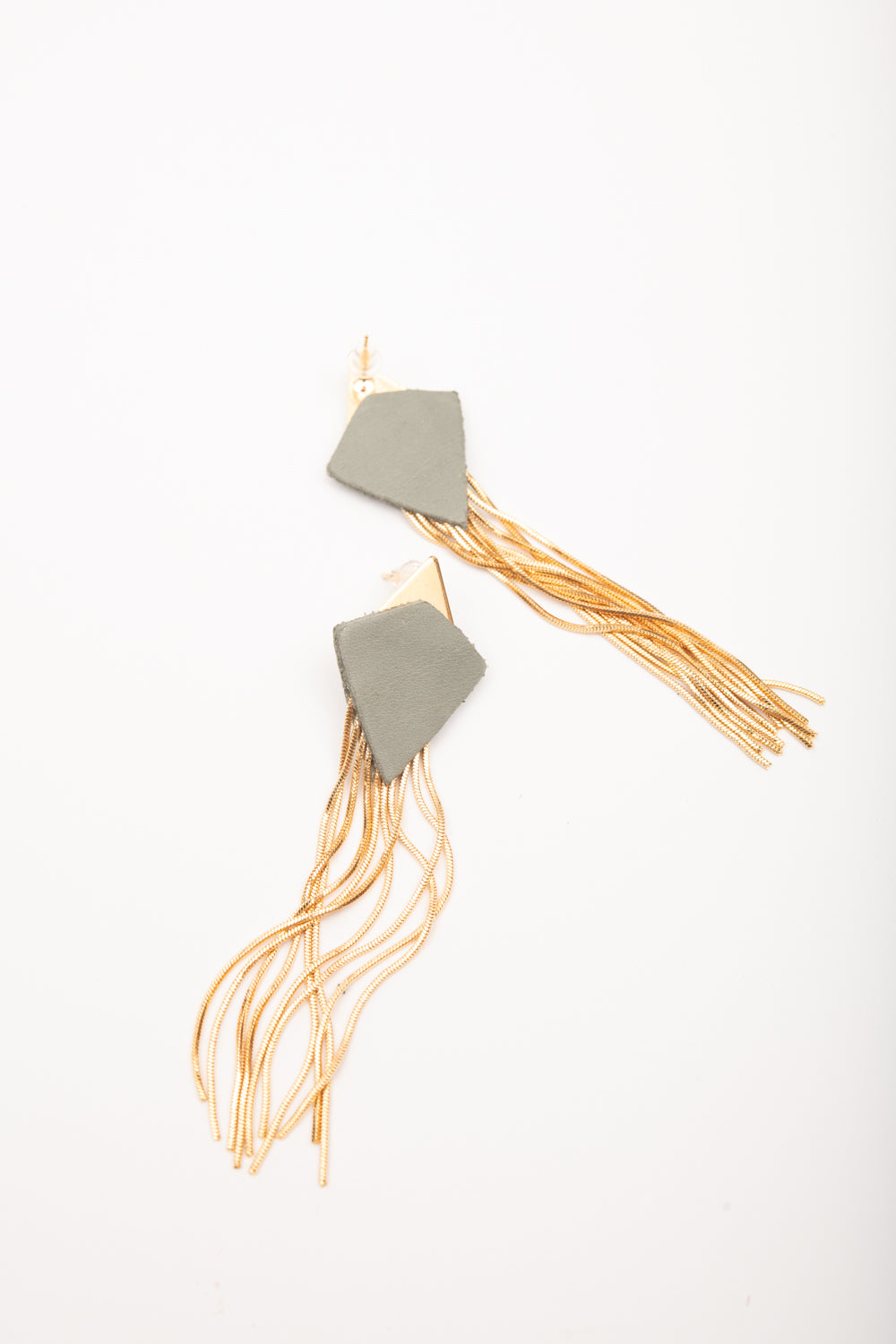 Grace and refinement leather and brass chain earrings MADELEINE model