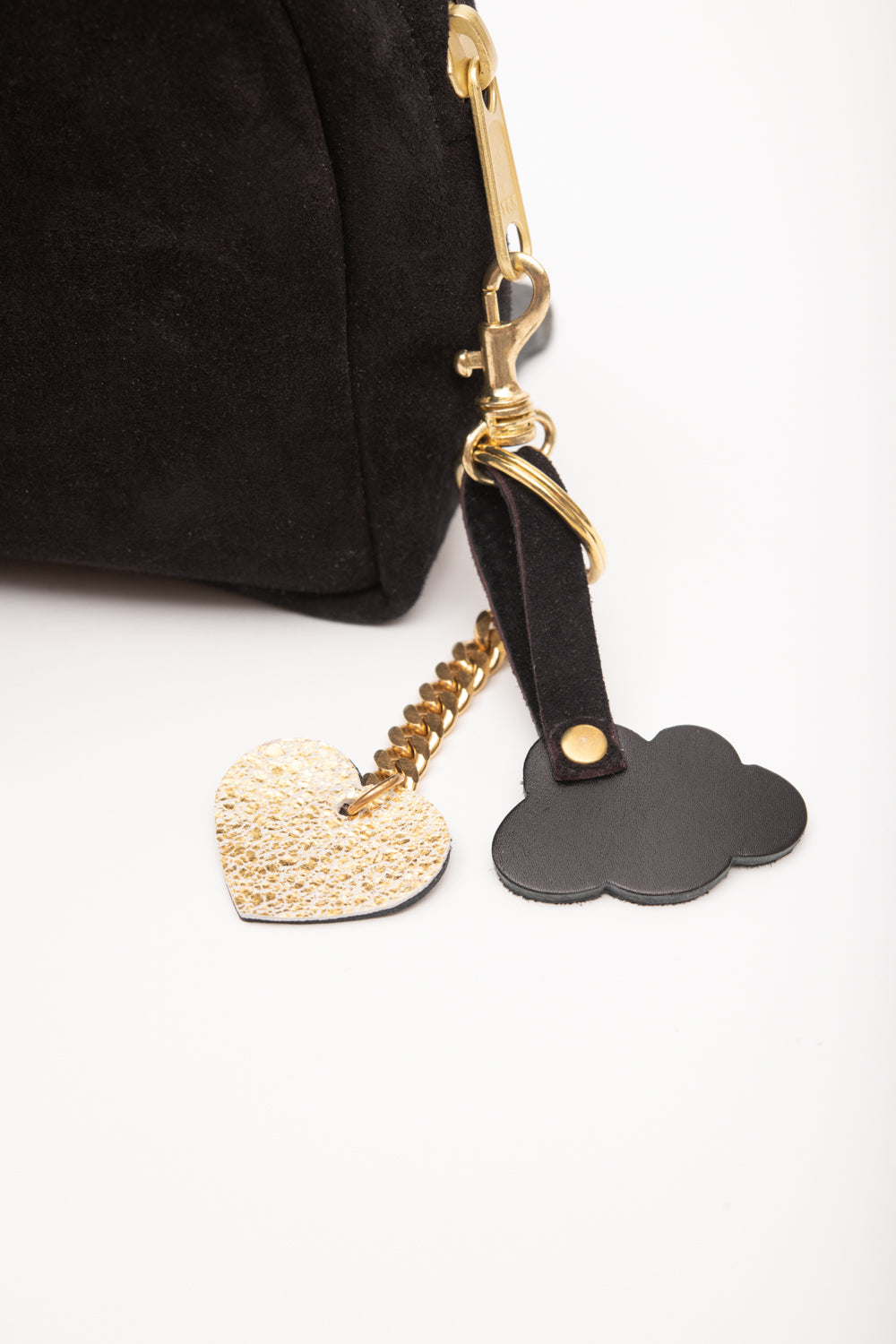 Veinage Leather Shoulder Bag with Charm MERINGUE model