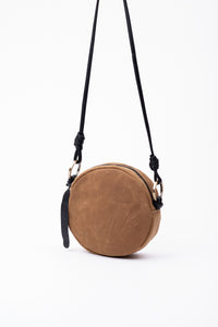 Round shoulder bag model ROTONDO of the collection Variable Geometry by VEINAGE, handmade in Montreal Canada