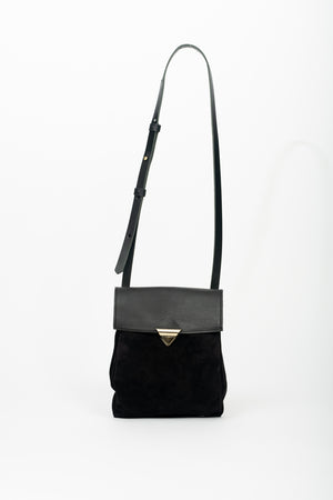 Triangular handbag TRIANGOLO model from the Variable Geometry collection by VEINAGE, handmade in Montreal Canada