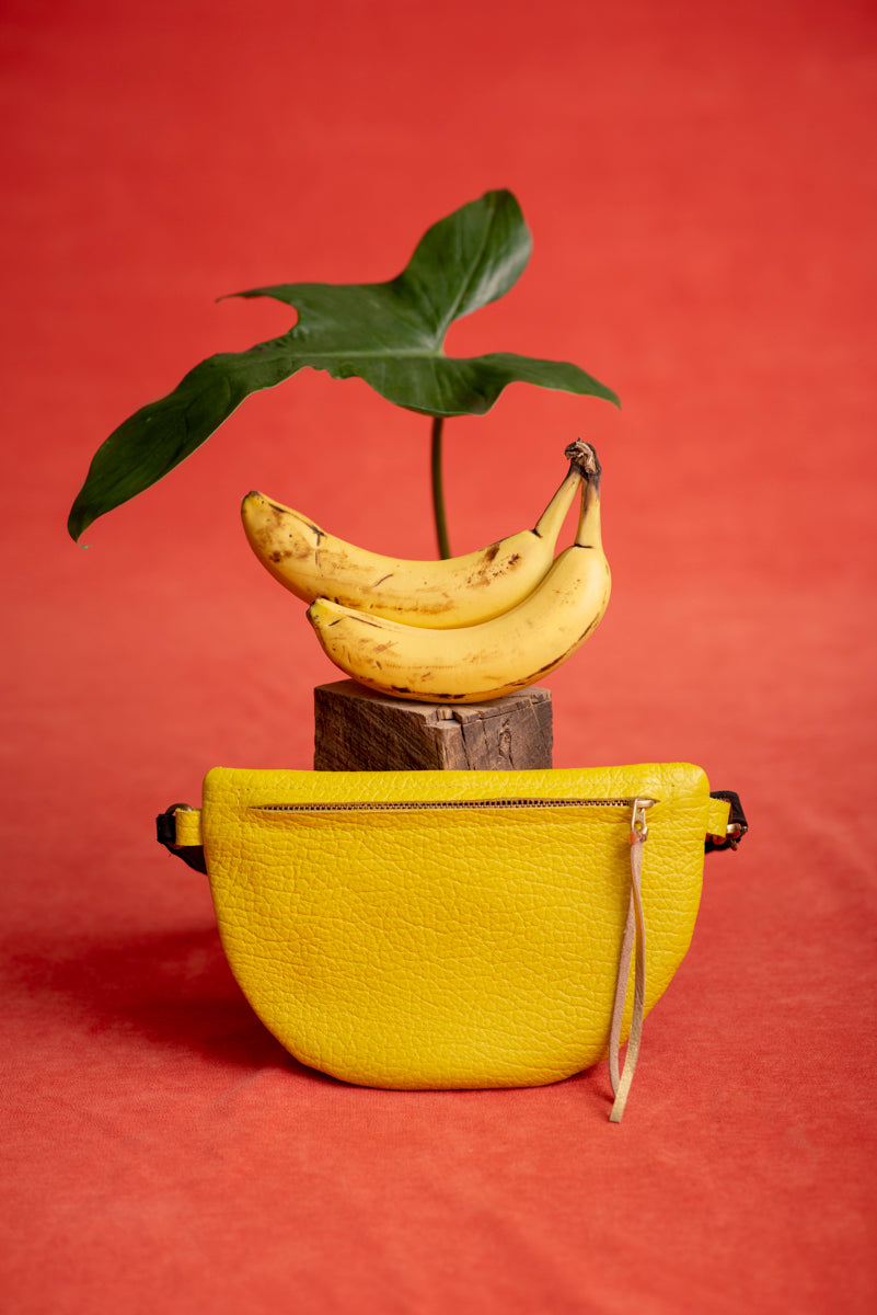 Buy the Banana Republic Black Leather Shoulder Bag/Purse | GoodwillFinds