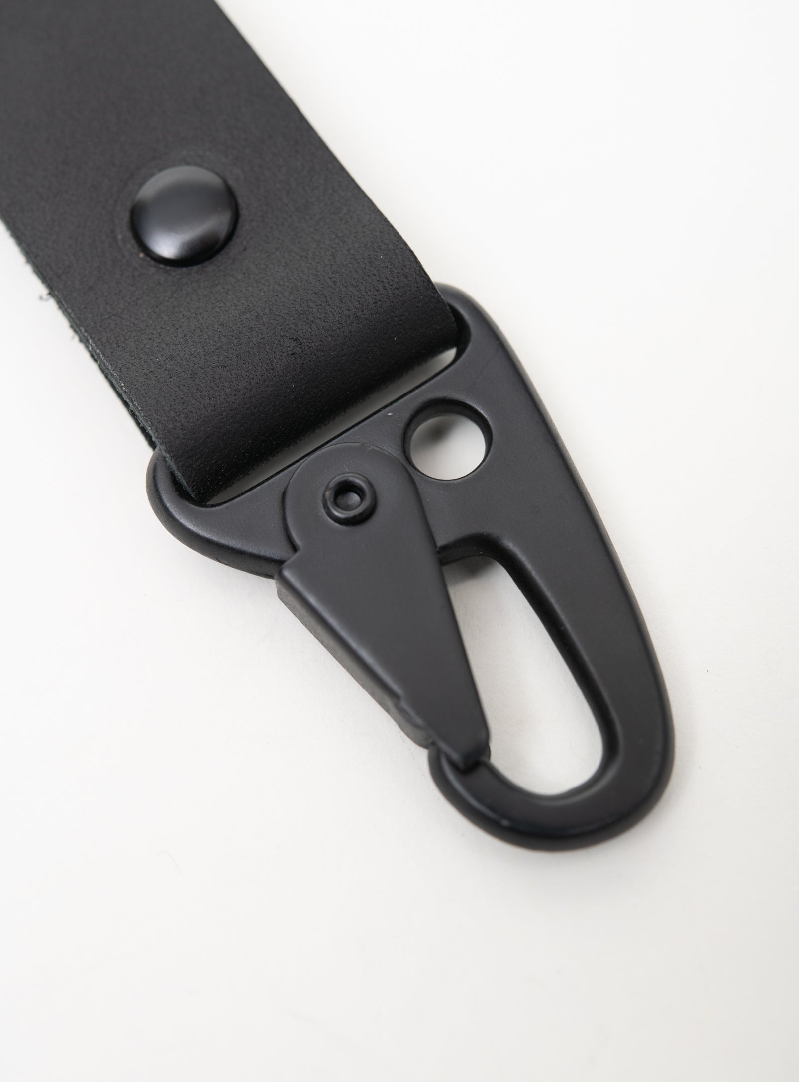 PCWS Élégant porte-clés avec mousqueton en cuir avec clip - Porte-clés  solide et solide - Pour homme et femme - Style décontracté - Noir :  : Mode