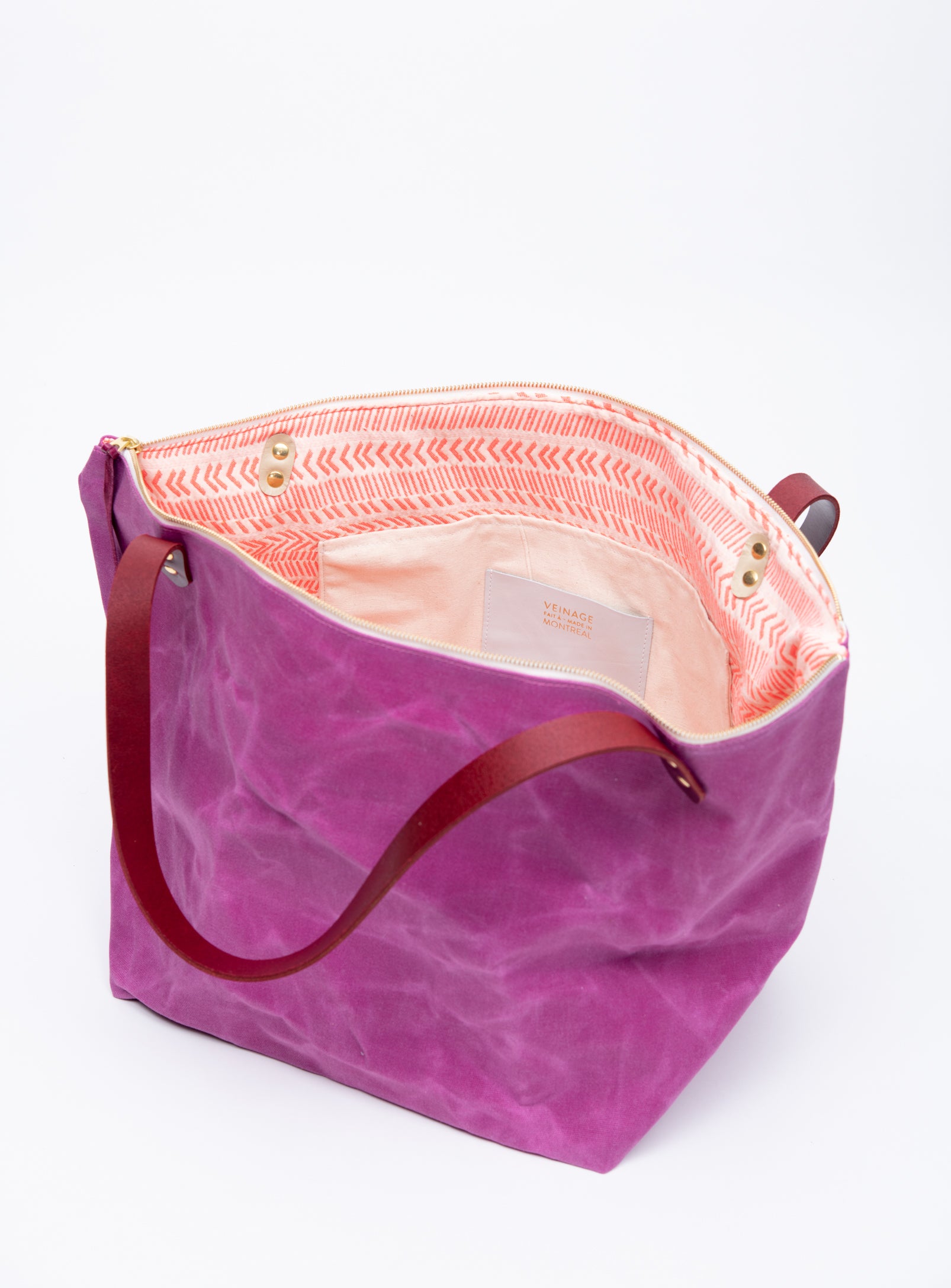 Veinage Travel Bag Weekender Bag in waxed canvas FRONTENAC model, handmade in Montreal, Canada