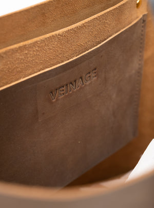 Veinage Molson brown leather minimalist tote bag detail